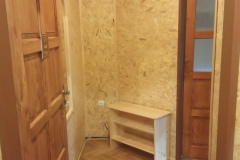 Vestibule with shoe cabinet and mirror